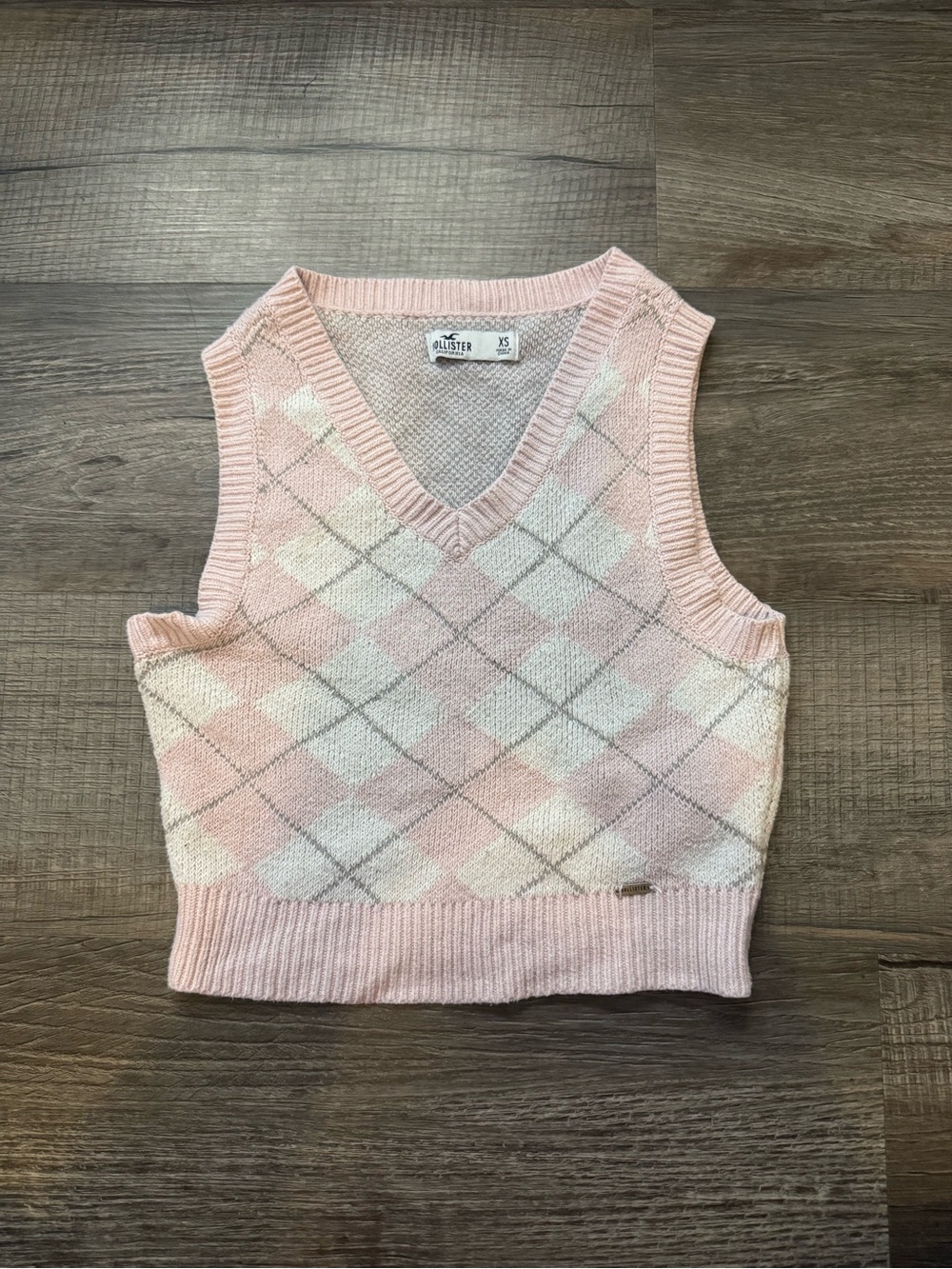 Hollister Pink & Cream Argyle Knit V-Neck Vest